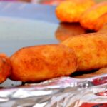 You can find a variety of the best street food in Vrindavan including aloo tikki.