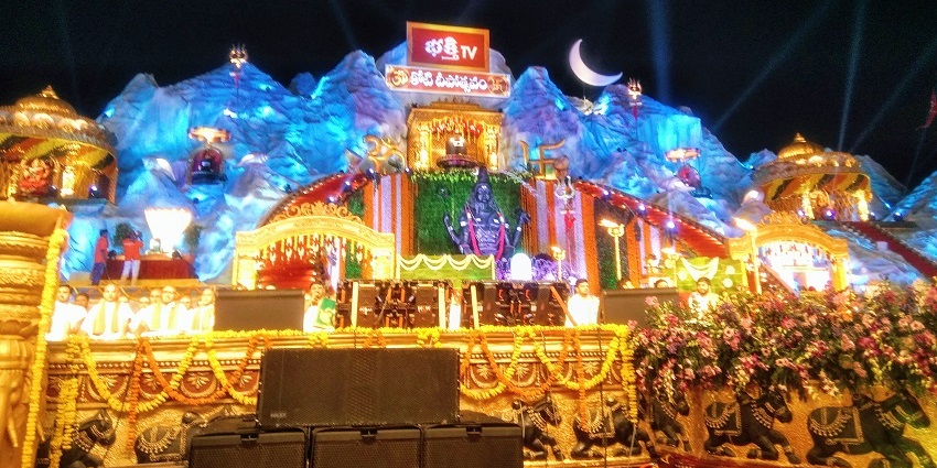 Beautiful decorations made at Bhairav nath temple in Ramnagar for the festival.