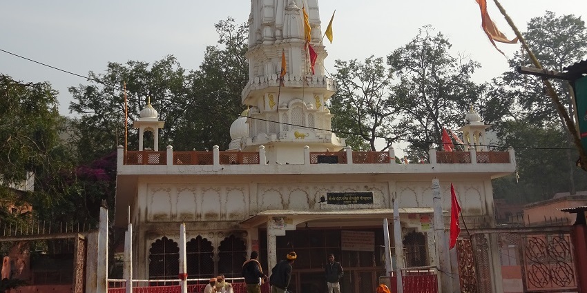 A serene view of Bharat Milap Temple, featuring traditional Indian architecture