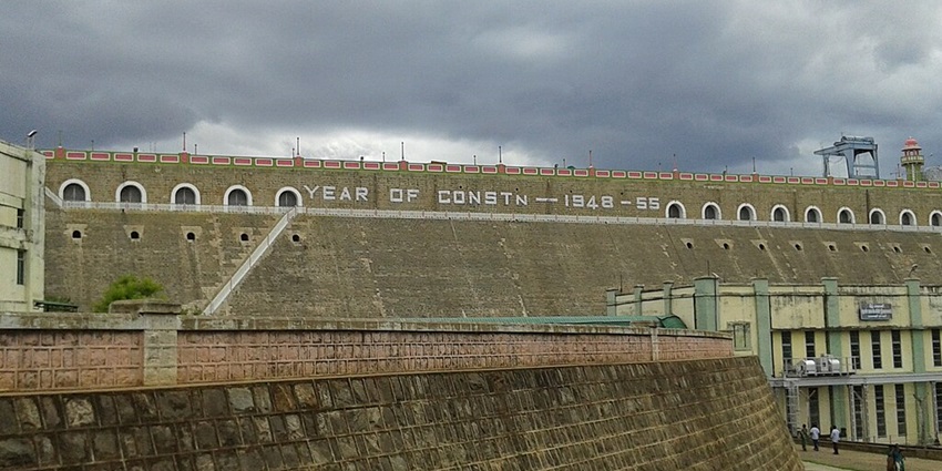 Panoramic view of Bhavani Sagar Dam surrounded by hills, one of the best places to visit in Erode.