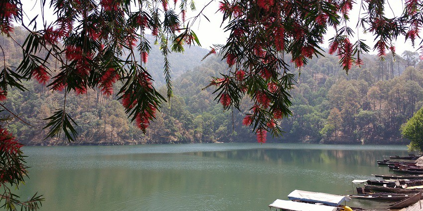 Bhimtal, a serene lake town features exquisite surroundings and a tranquil ambience.