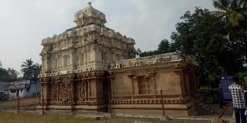 A picture of the ancient Bhitargaon Temple, one of the top places to visit near Kanpur.