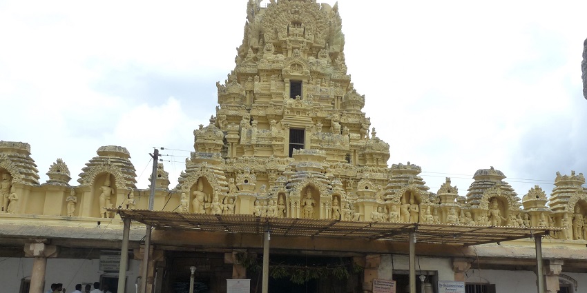 Ancient temple pillars, a famous place near Siddeshwara Temple, showcasing history.