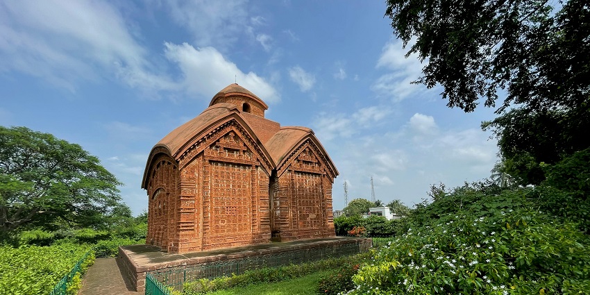 Entrance gate of Bishnupur in West Bengal, is a must visit place to visit in Bankura.