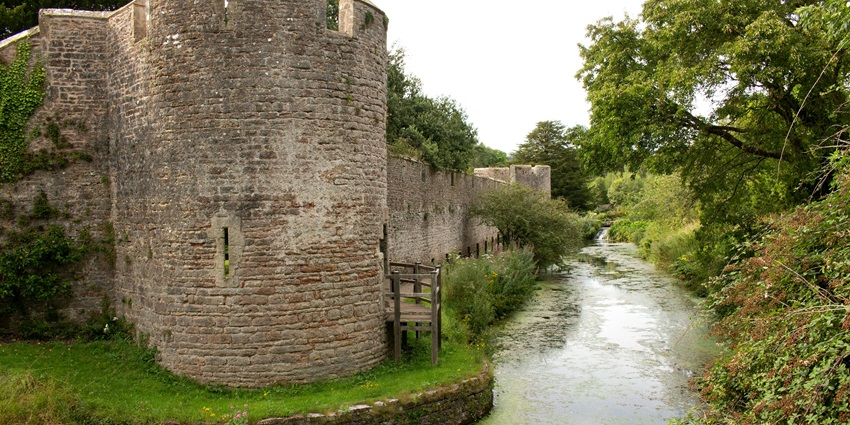 A picture of Bison Wells, which is the best place for retreats for people looking to relax.