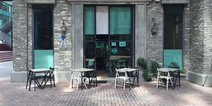 Stylish bistro offering a diverse menu with international flavours and outdoor seating.