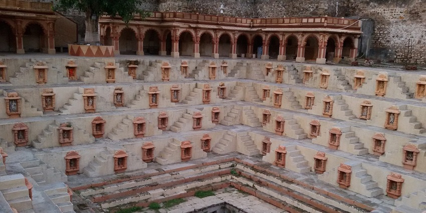 An image showing the architecture at Brahma Kund, a popular place to visit.