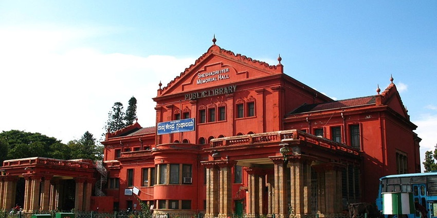Sheshadri Iyer Memorial Hall, the historic building, cultural significance, and architecture
