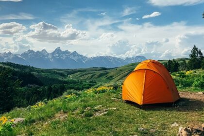 Camping in Uttarakhand with a serene view for adventure junkies, or nature lovers.