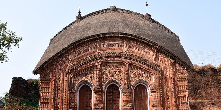 A serene shot of one of the four Char Bangla Temples located in Murshidabad.