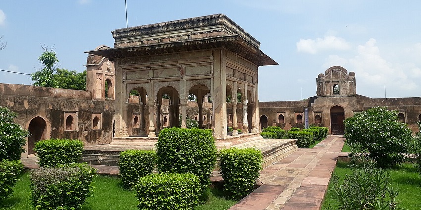 Panoramic view of the Cenotaph of Raja Gangadhar Rao—Places to visit in Jhansi