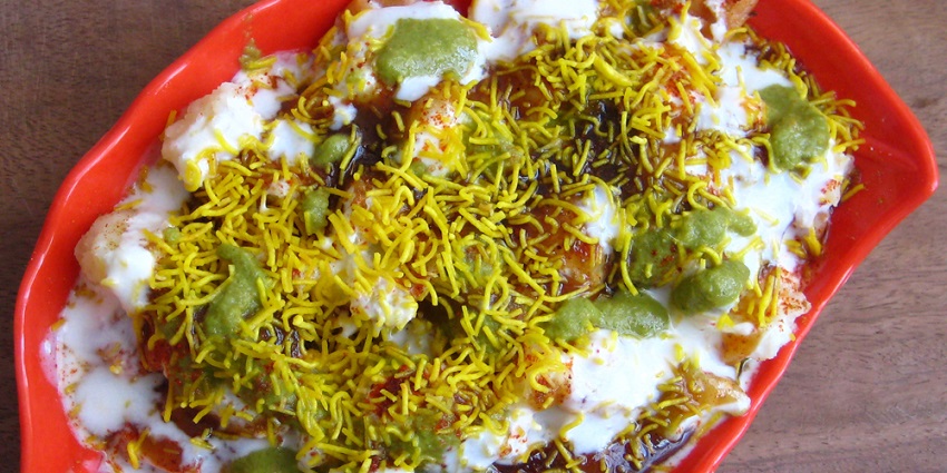 It has a very lively atmosphere offering delicious street food and local snacks.
