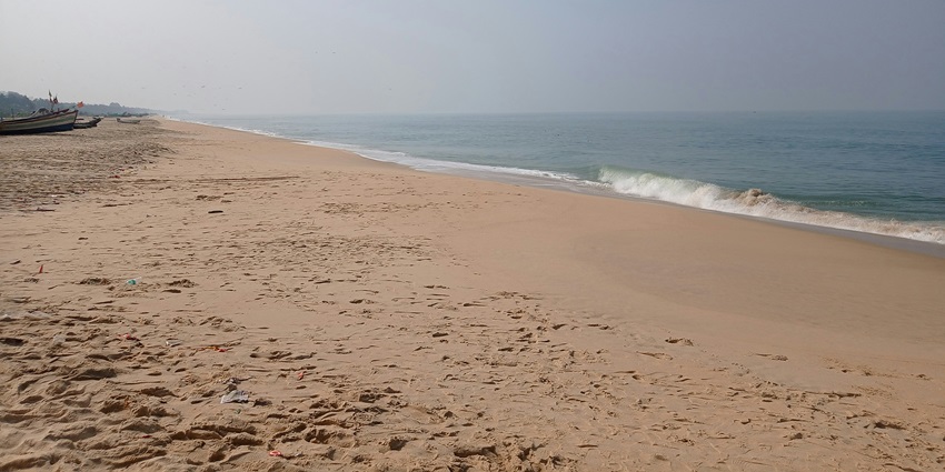 A scenic view of Chandpur Beach, one of the top places to visit in Digha, West Bengal.