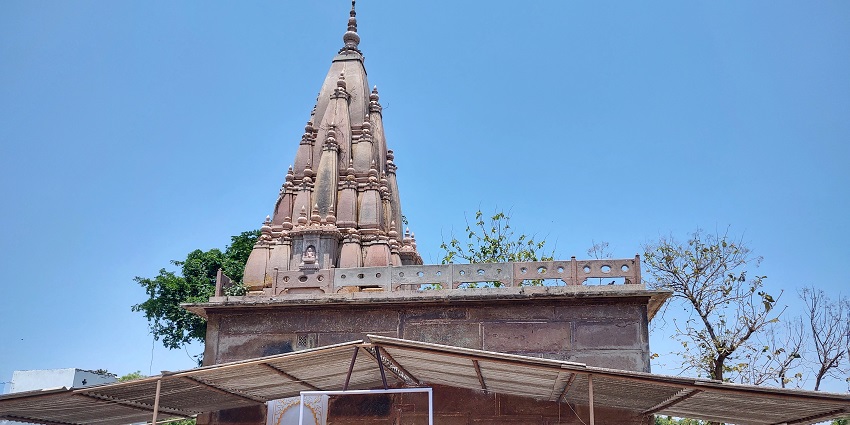 Chandrawati Jain Temple is one of the Jain temples in Varanasi.