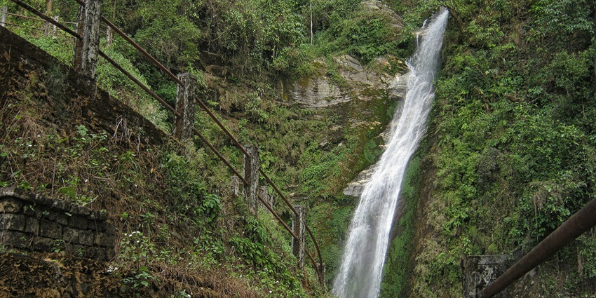 Changey Waterfall is the best waterfall among the places to visit in Lava for amazing views.