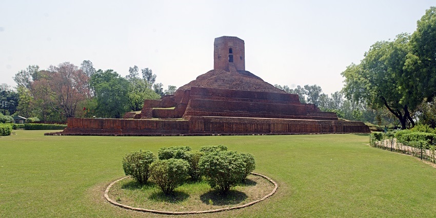 A glimpse of the majestic Chaukhandi Stupa elegantly nestled on the lush lawns.