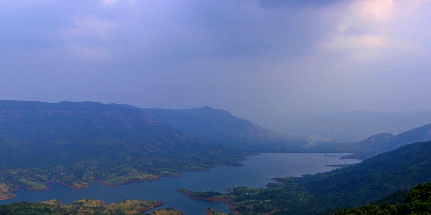 Magnificent hills of Krishna valley, offering views on your way to the temple