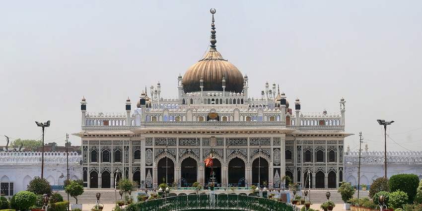 Chota Imambara is a breathtaking landmark located in the city of Lucknow, Uttar Pradesh.