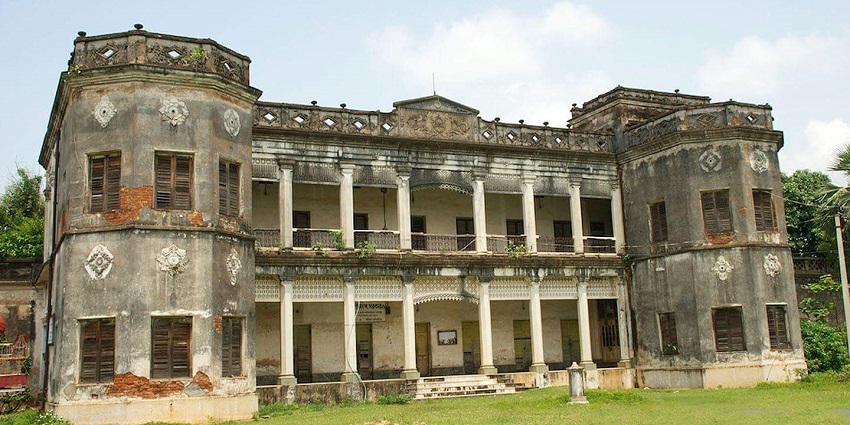 Chilkigarh Rajbari is a historical gem among intriguing places to visit near Durgapur.