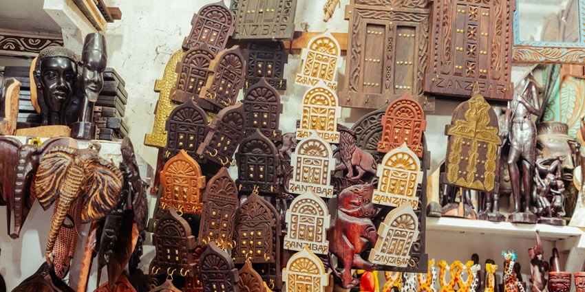 A view of the Chinna Kadai Street, one of the top places to visit in Trichy for couples.
