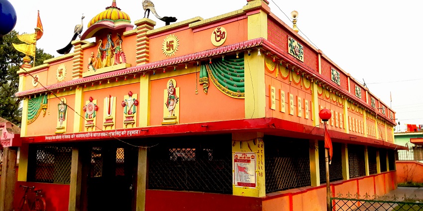 Chopla Hanuman Manir, one of the temples in Ghaziabad seems tranquil.
