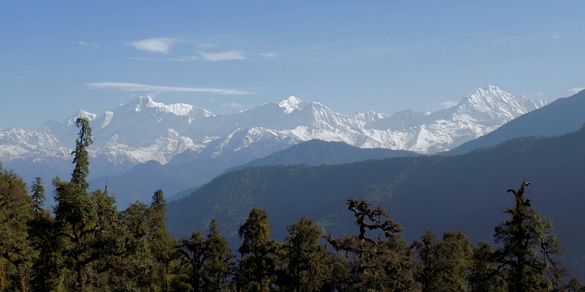 Camping sites in Uttarakhand offer breathtaking and peaceful views of the Himalayas.
