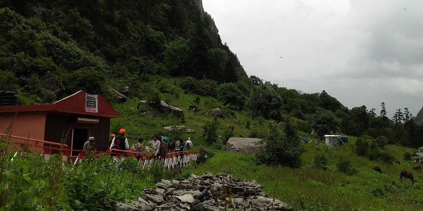 Chopta is also called Mini Switzerland of India, known for its captivating landscapes.