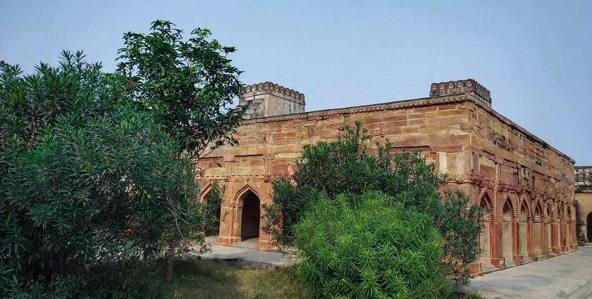 An exterior view of the historical fort in Mirzapur with ancient architecture.