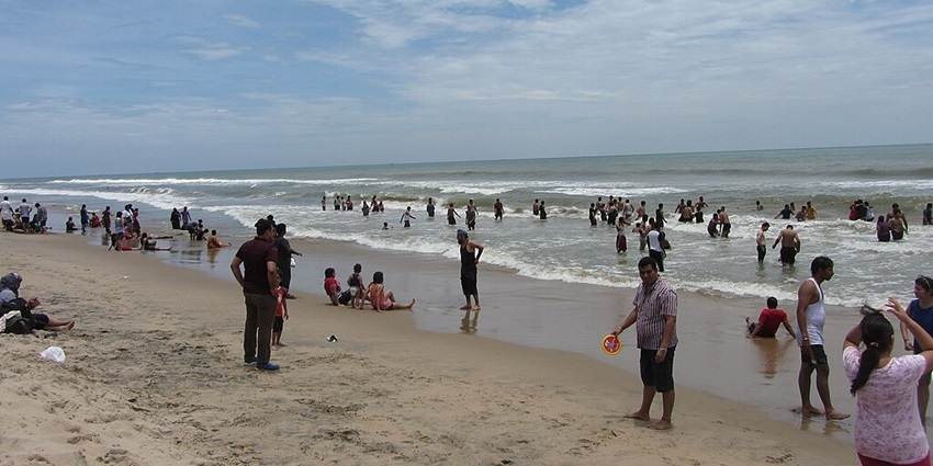 Chunnambar Boat House is one of the most popular tourist attractions near Ousteri Wetland National Park