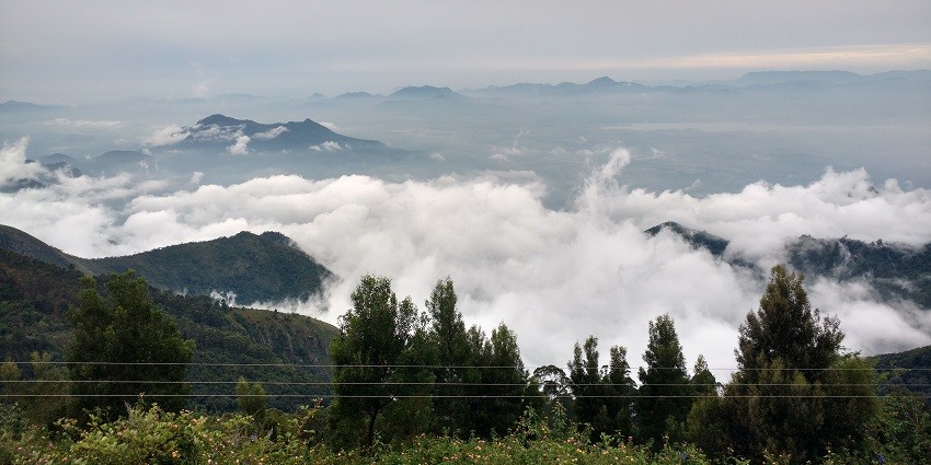 Hills covered by clouds at Coaker's Walk, one of the best places to visit in Kodaikanal