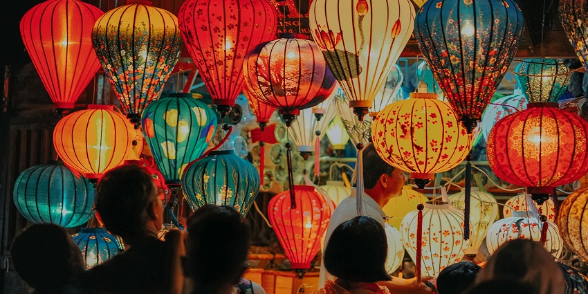 Shopping in Khoai Mela is one of the most satisfying things to do in Bolpur, West Bengal.