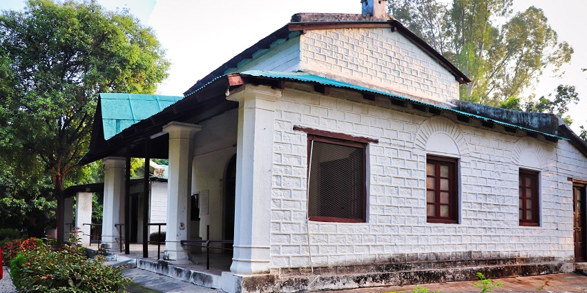 Corbett Museum gives us a deep insight into animal kingdoms with its various displays.