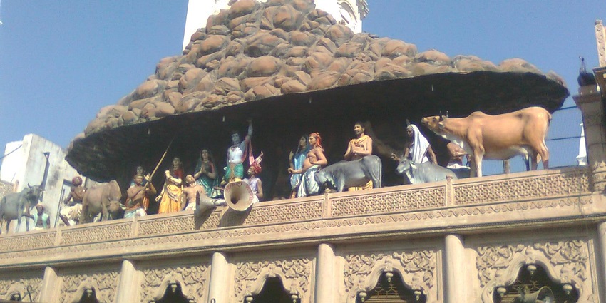 An image of Daan-Ghati Mandir that is one of the main places to visit in Govardhan.