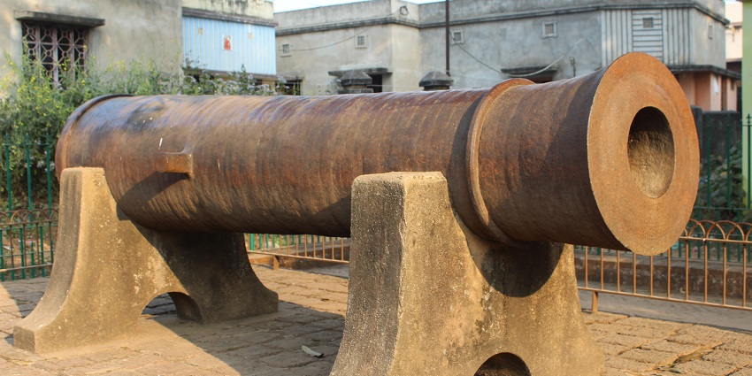 Explore Dalmadal Cannon, a fascinating relic representing the rich heritage of the city.