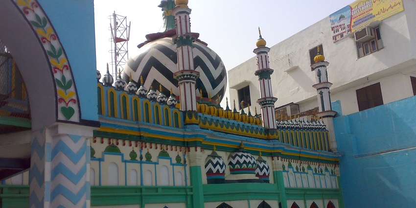Located near Boond Water Park, Bareilly this is one of the famous religious places.