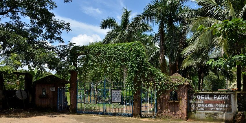 Deul Park is a tranquil retreat among the top places to visit near Durgapur.