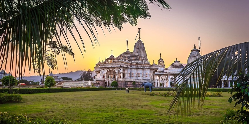 Devuni Kadapa Temple is a peaceful shrine in Andhra Pradesh dedicated to Lord Venkateswara