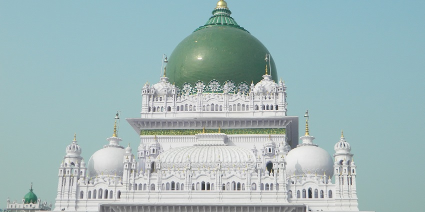 A picture of Dewa Sharif, a spiritual Sufi site, one of the places to visit near Lucknow.