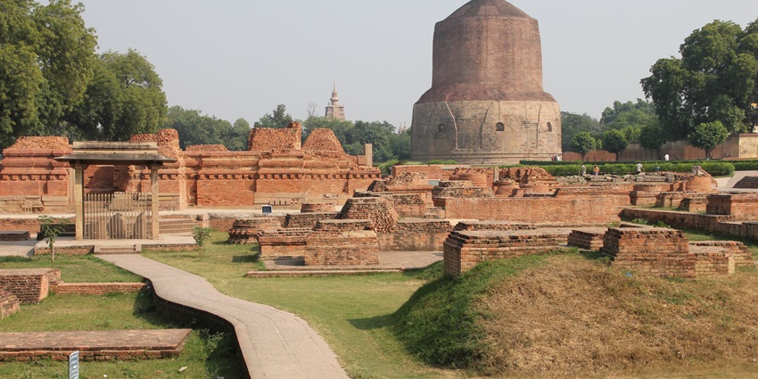 An image of Dhamek Stupa, a historic Buddhist monument among the best attractions.