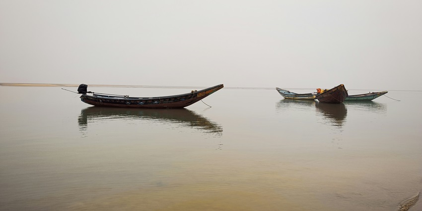 Sumendu Lake in Mirik is renowned for its calm aura and quiet beauty in West Bengal.