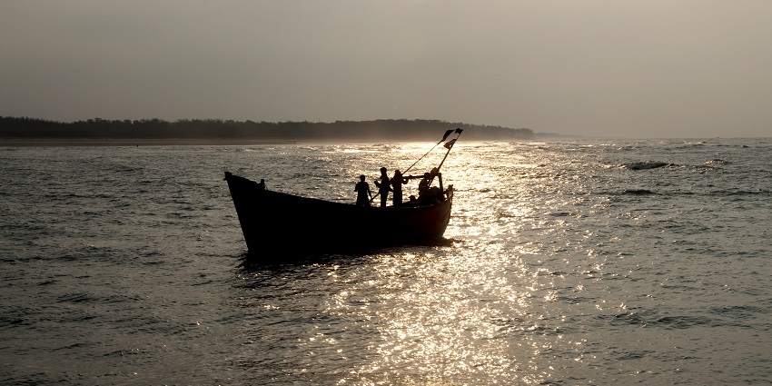 Enjoy Digha's beautiful beaches, one of the top places to visit near West Bengal.
