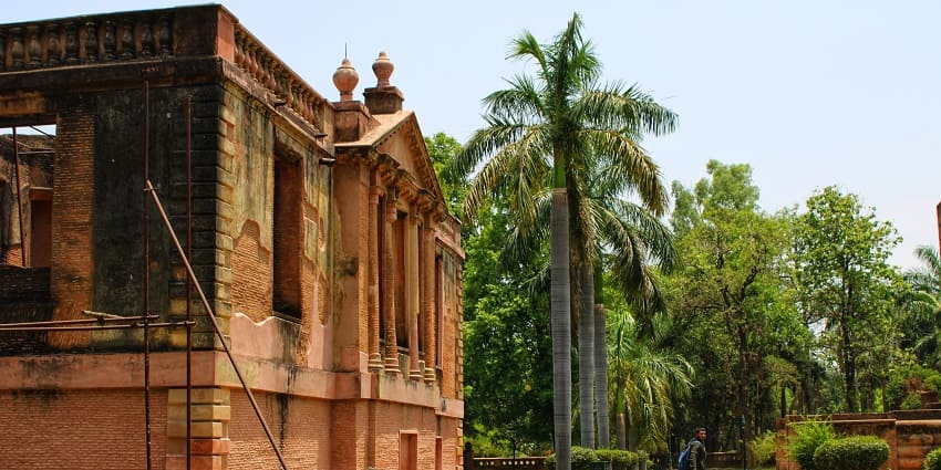 A garden with ghostly tales waiting to be heard - one of the haunted places in Uttar Pradesh.