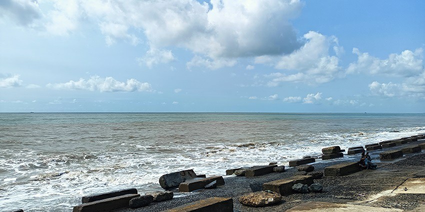A glimpse of Shankarpur Fishing Harbor, a fishing hub near Shankarpur Beach.