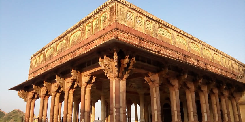 An image of Diwan-i-Aam in Fatehpur Sikri, which is embellished with carvings.