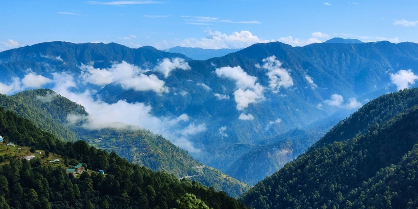 Panoramic views from Doddabetta Peak, among the must-see places to visit in Mudumalai.