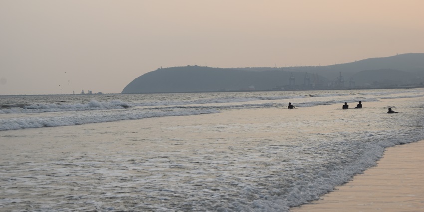 A picture of Dolphin's Nose, an ideal spot for photography and nature lovers.