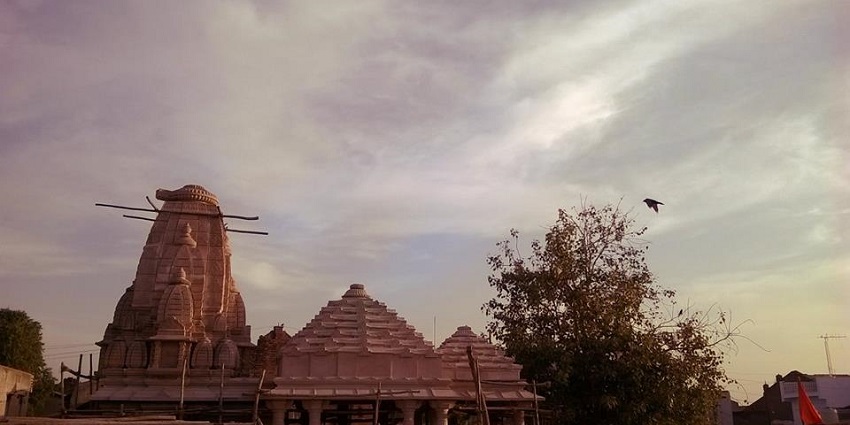 Doodheshwar Nath Temple in Uttar Pradesh is a powerboat of beliefs and faith.