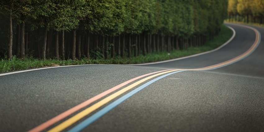 A picture of Yercaud Loop Road with lush green surroundings and breathtaking viewpoints.