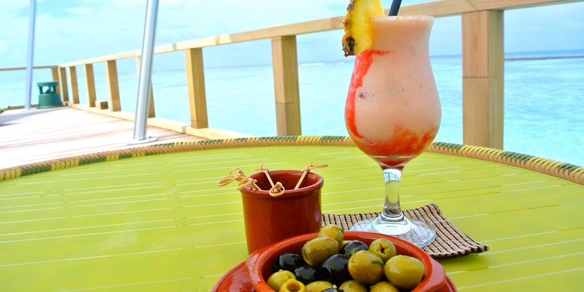 Beachfront restaurant serving delicious seafood and stunning ocean views.