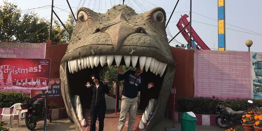 An image that shows the entrance of Drizzling Land Water and Amusement Park.